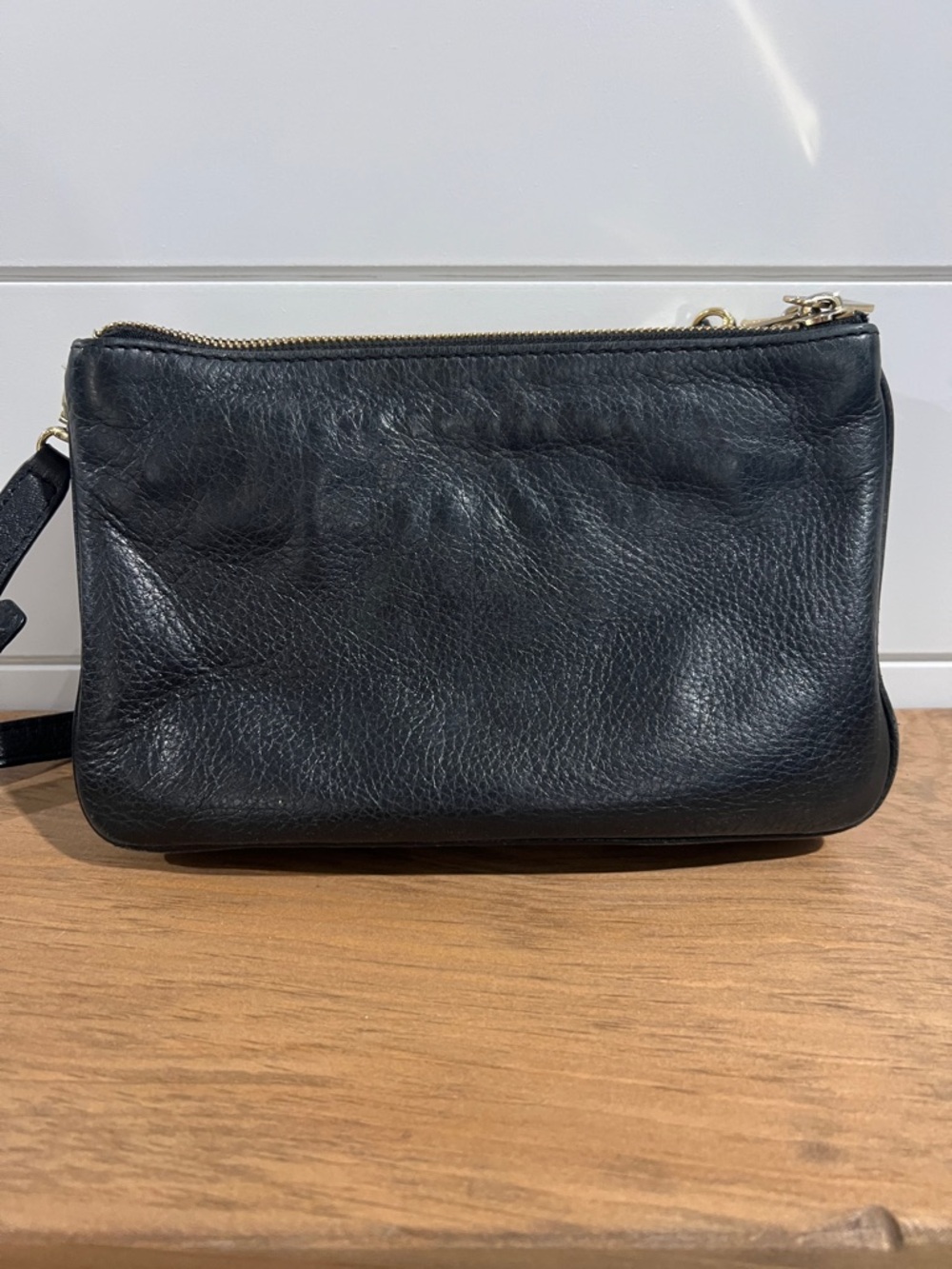 Michael Kors Jet Set Travel Pebbled Black Leather Crossbody Pouch with Gold Logo - Picture 4 of 16